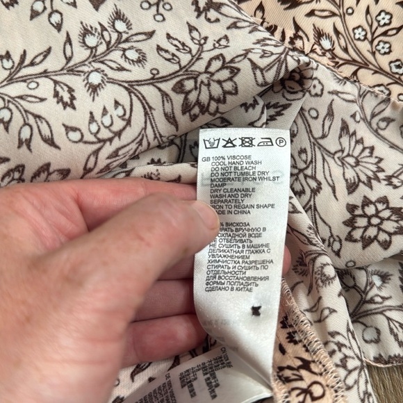 REISS Light Pink Ema Paisley Printed Shirt Button Front Blouse Size 6 or Small - Picture 14 of 15